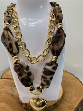 Gold Heart Pendant Leopard Print Chain Necklace